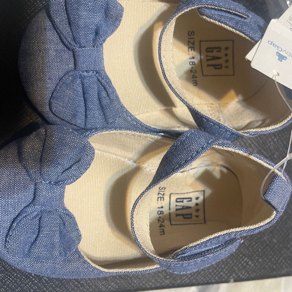 Gap infant denim shoes